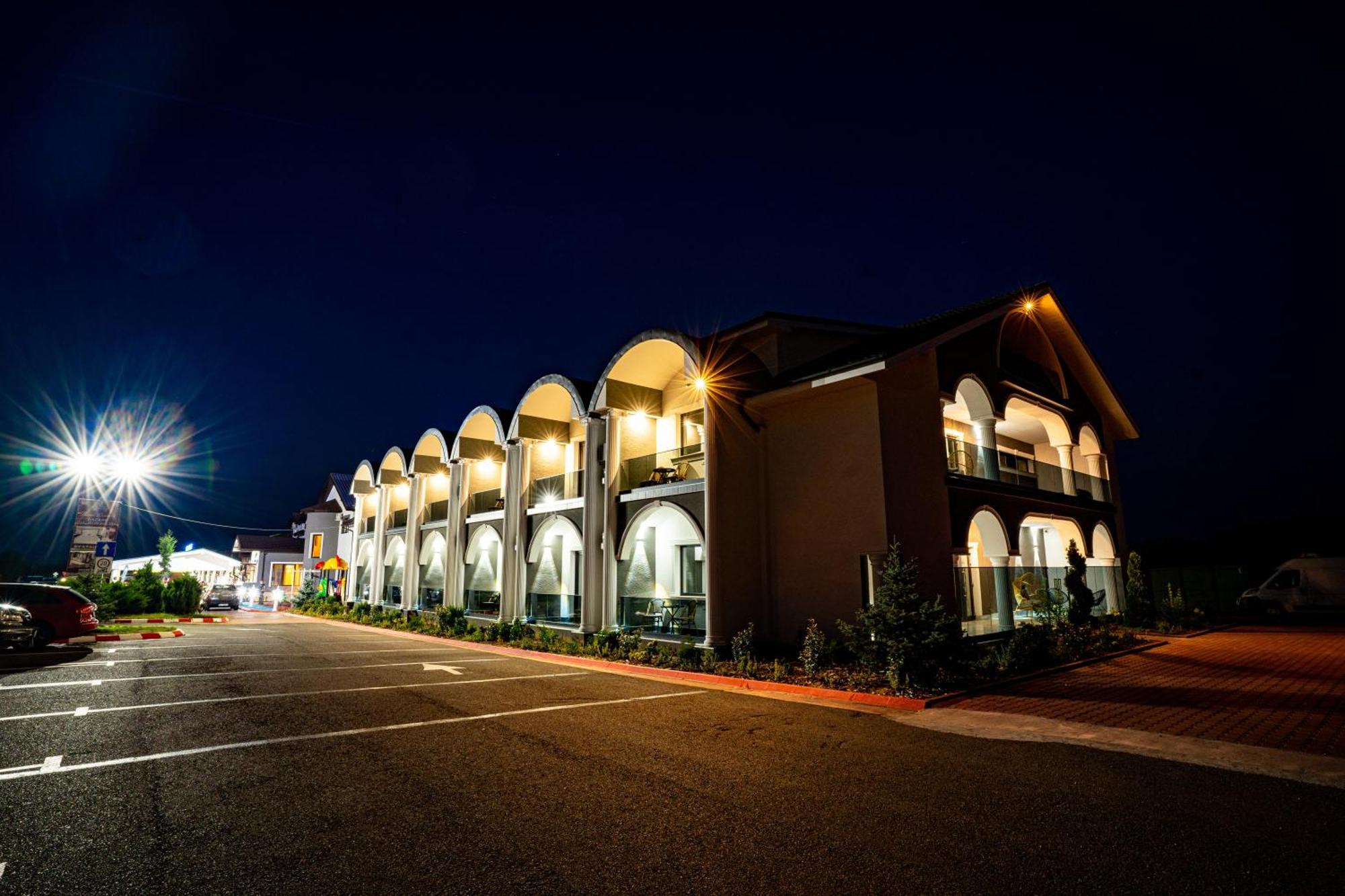 Hanul Domnesc Imperial Hotel & Spa Călan Exteriör bild
