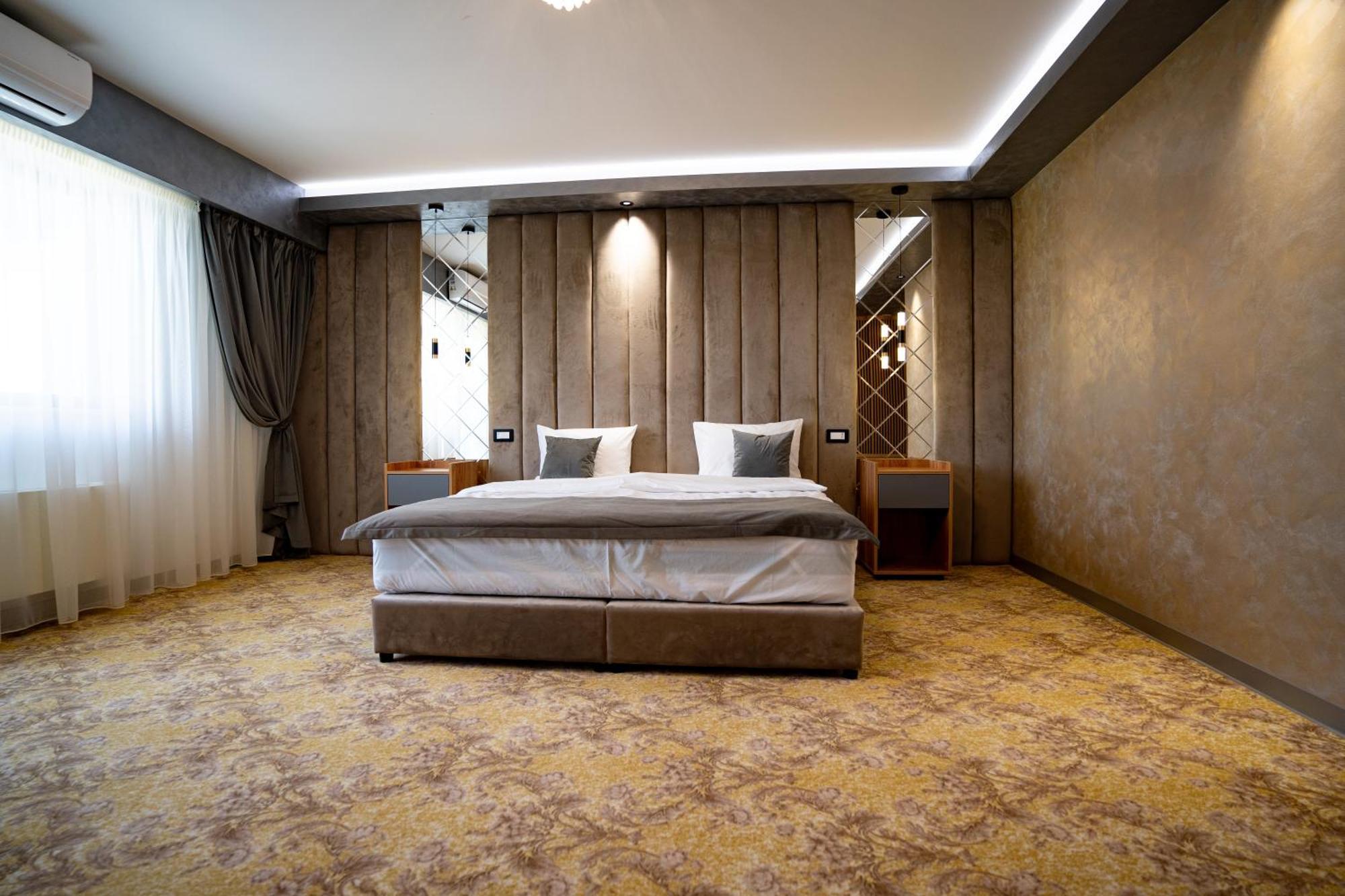 Hanul Domnesc Imperial Hotel & Spa Călan Exteriör bild