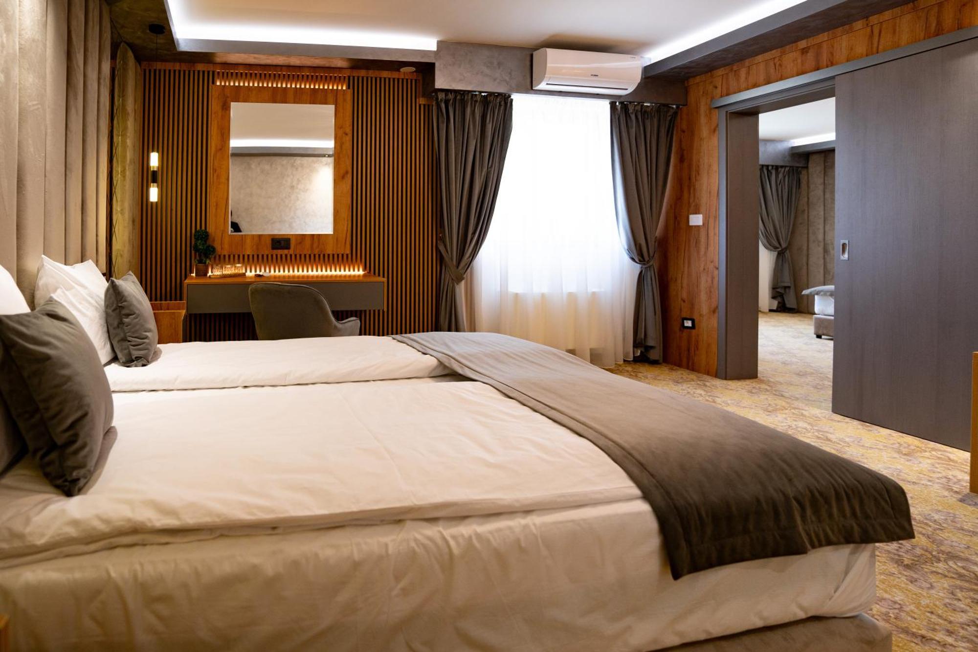 Hanul Domnesc Imperial Hotel & Spa Călan Exteriör bild